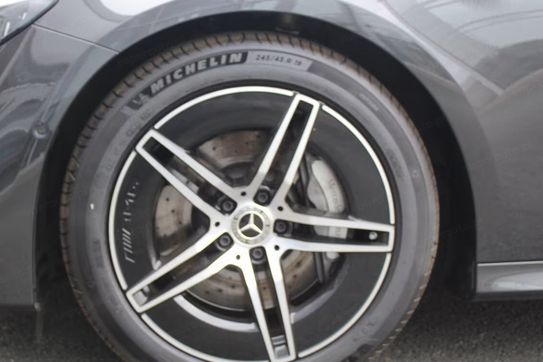 Mercedes Klasa E 200 4-Matic AMG
