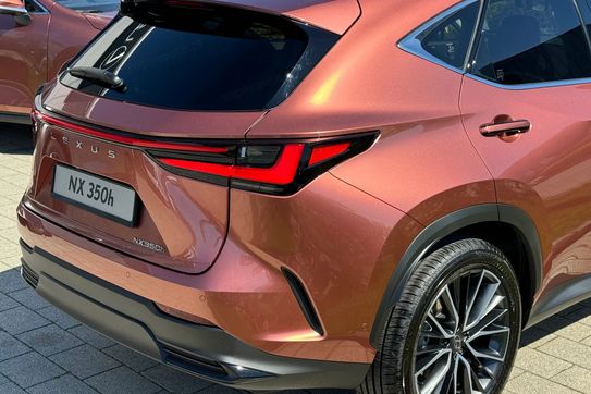 Lexus NX 450h+ Omotenashi AWD