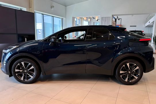 Toyota C-HR Style 2.0 Hybrid Dynamic Force Plug-in