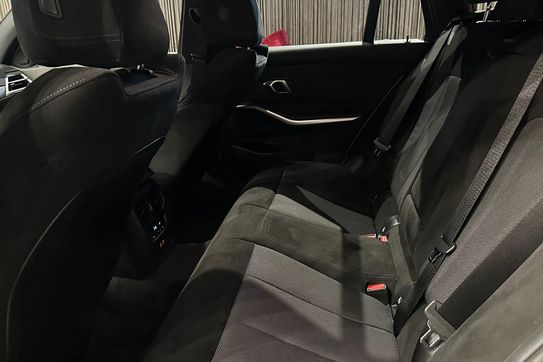 BMW Seria 3 330i xDrive M Sport aut