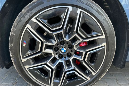 BMW iX xDrive45 100.6kWh