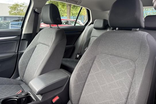 Volkswagen Golf Life 1.5 TSI EVO