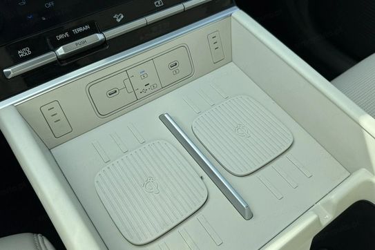 Hyundai Santa Fe T-GDI PHEV Platinum 4WD