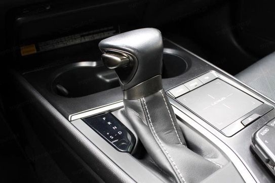 Lexus UX 250h Business Edition