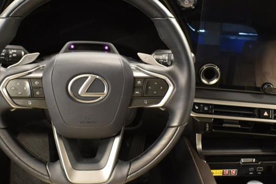 Lexus RX 350h Omotenashi