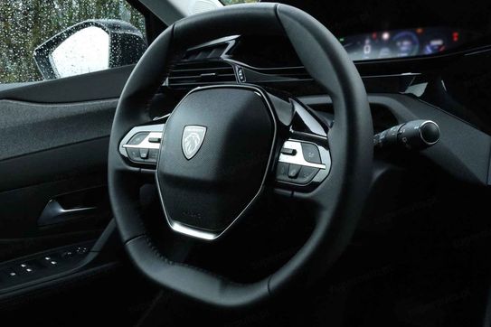 Peugeot 308 Allure e-DCS6 1.2 mHEV