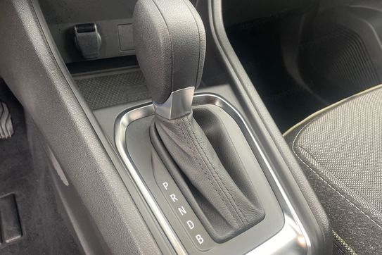 Renault Captur Techno 1.6 E-Tech Hybrid AT