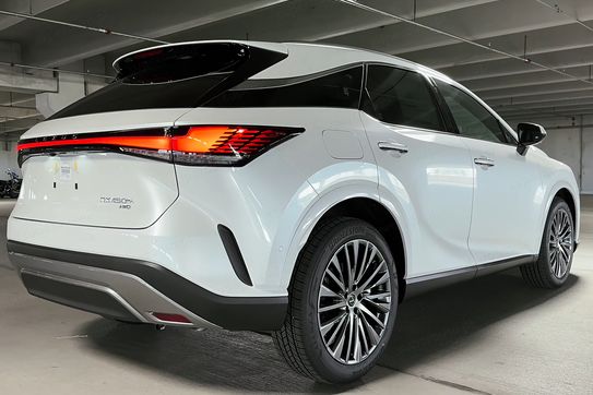Lexus RX 450h+ Omotenashi 2.5 Hybrid Plug-in