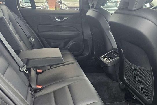 Volvo V60 B4 Plus Dark