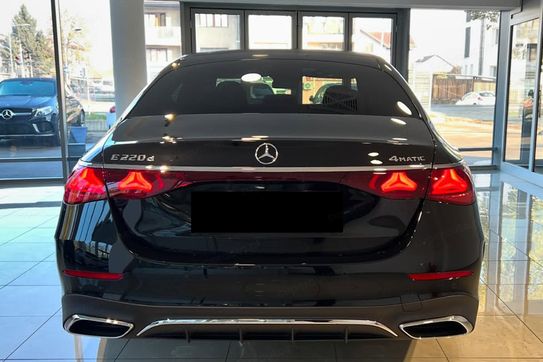 Mercedes Klasa E 220 d  4-Matic AMG