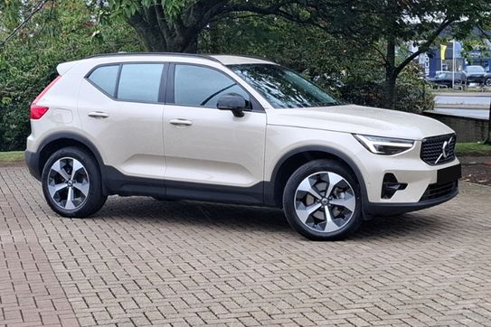 Volvo XC40 B4 Ultra Dark