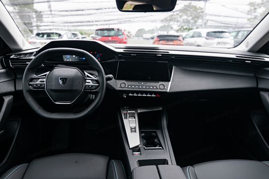 Peugeot 408 Allure e-DCS 1.2 mHEV