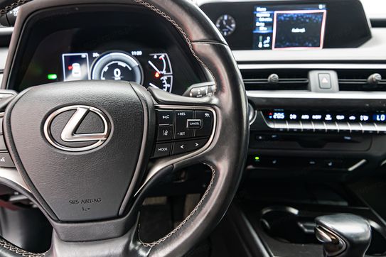 Lexus UX 250h