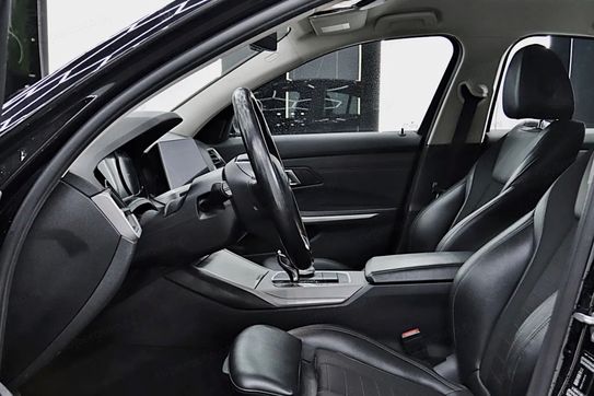 BMW Seria 3 318i Advantage aut