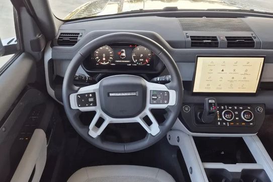 Land Rover Defender 110 3.0 D250 X-Dynamic SE