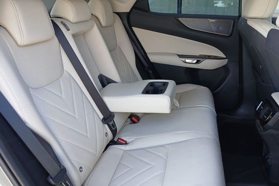 Lexus NX 450h+ Omotenashi AWD