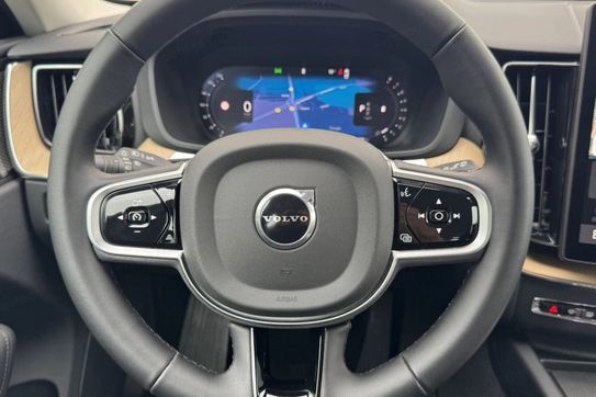 Volvo XC60 B5 B AWD Plus Dark