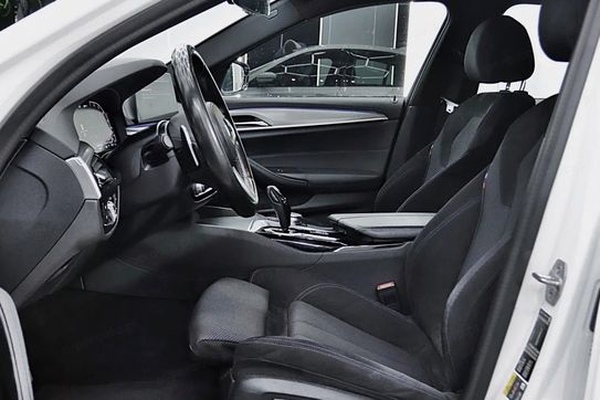 BMW Seria 5 530e xDrive M Sport