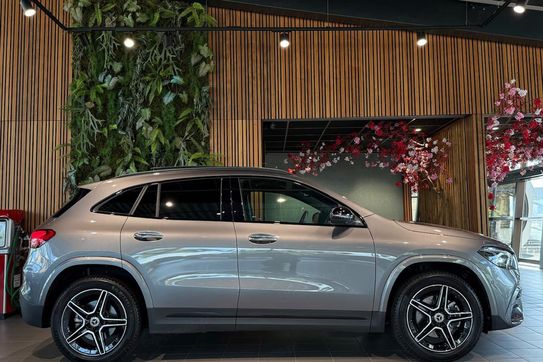 Mercedes GLA 220  4-Matic AMG Line
