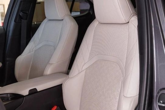 Lexus UX 300h AWD