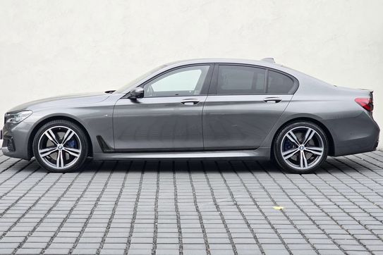 BMW Seria 7 750i xDrive