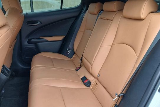 Lexus UX 300h F Sport Design