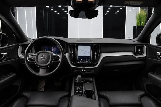 Volvo XC60 B4 D AWD Plus Dark aut