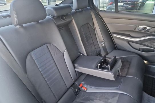 BMW Seria 3 320d M Sport aut