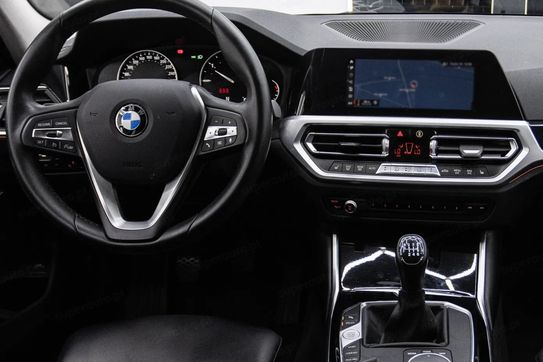 BMW Seria 3 318d Sport Line