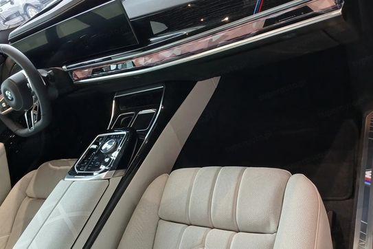 BMW Seria 7 740d xDrive M Sport