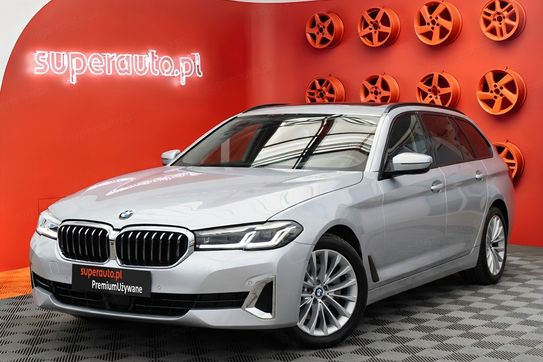BMW Seria 5 Touring 520d xDrive Luxury Line