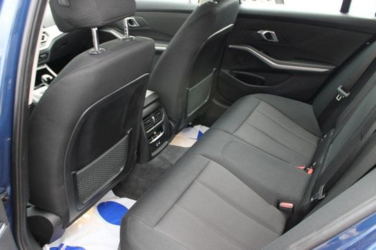 BMW Seria 3 318i aut