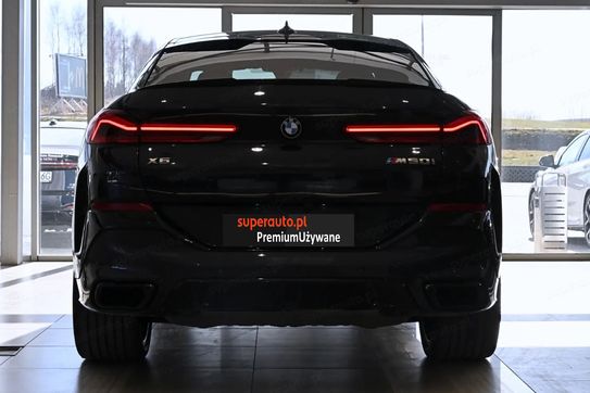 BMW X6 M50i