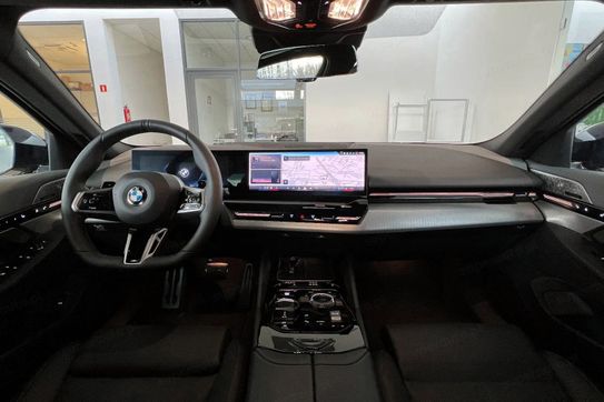 BMW Seria 5 540d xDrive M Sport