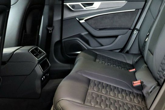 Audi A6 RS6 TFSI quattro Performance Avant