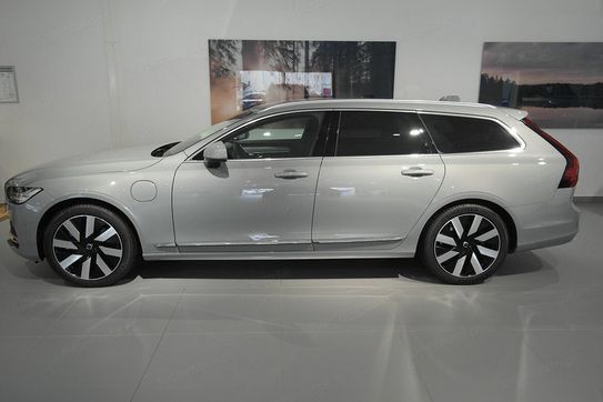 Volvo V90 T6 AWD Plug-In Hybrid Plus Bright