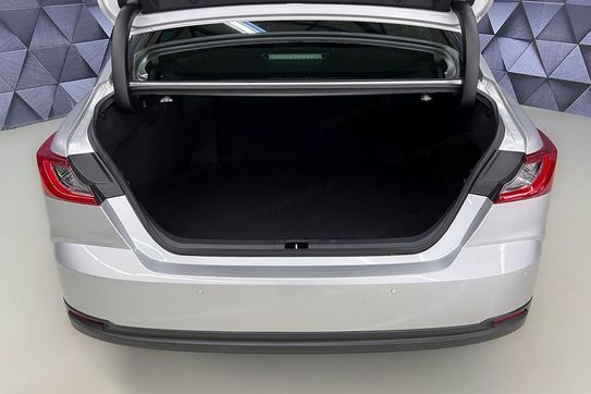 Toyota Camry Executive 2.5 Hybrid Dynamic Force