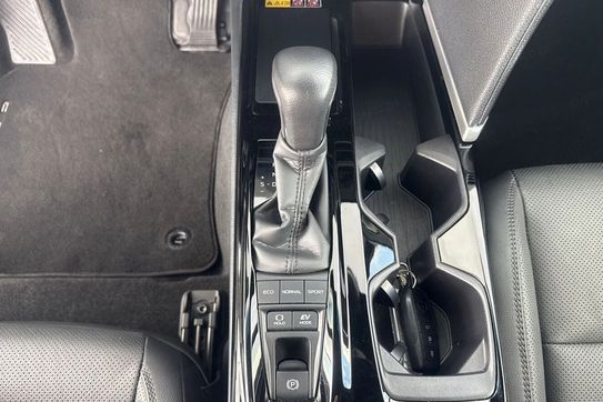 Toyota Camry 2.5 Hybrid Dynamic Force Prestige e-CVT