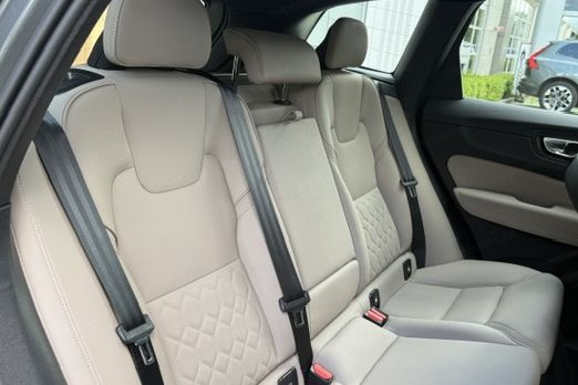 Volvo XC60 B5 B AWD Plus Dark
