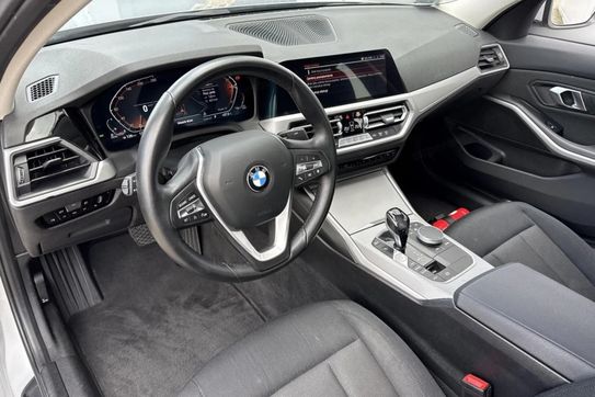 BMW Seria 3 318d