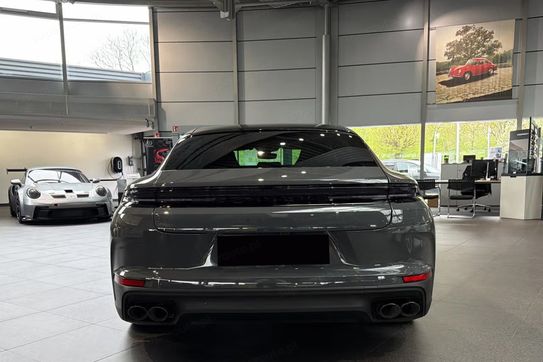 Porsche Panamera 4