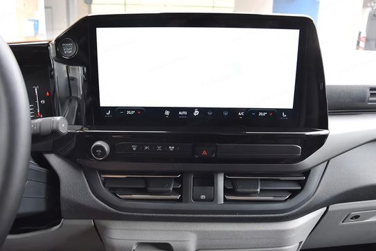 Ford Tourneo Custom 320 L2H1 Titanium A8