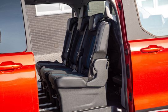 Ford Tourneo Custom L1H1 PHEV Sport AT