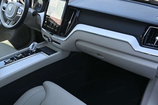Volvo XC60 B5 AWD Plus Bright