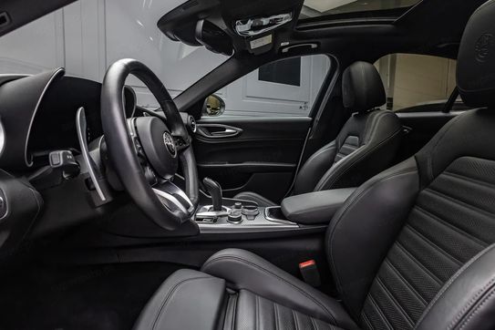 Alfa Romeo Giulia Turbo Veloce Q4 aut