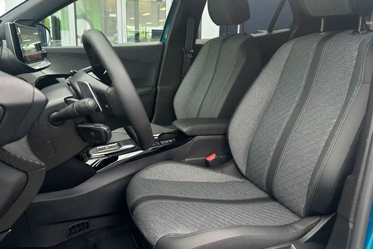 Peugeot 2008 Allure EAT8 1.2 PureTech