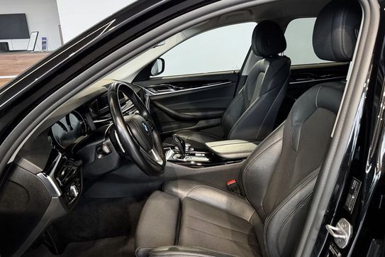 BMW Seria 5 518d Advantage aut