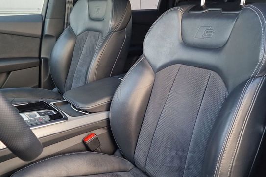 Audi Q7 SQ7 TDI quattro