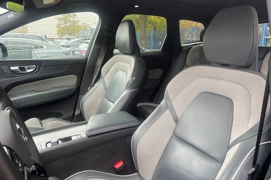 Volvo XC60 B5 D AWD R-Design