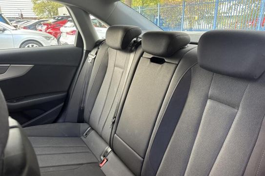 Audi A4 35 TFSI Advanced